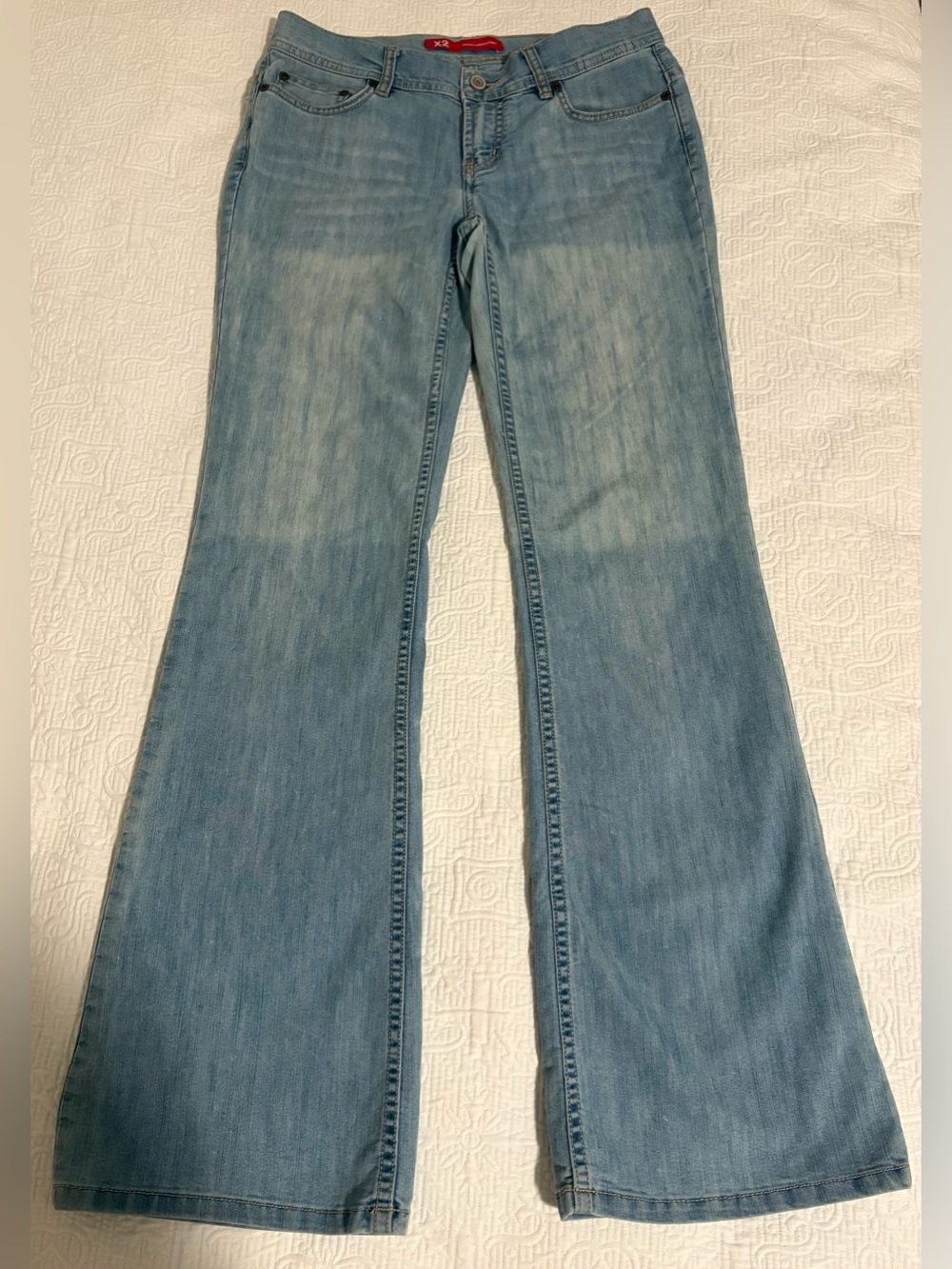 Express X2 Light Wash X2-W1 Soft Slim Fit Low Rise Women's Flare Jeans 4 Reg
